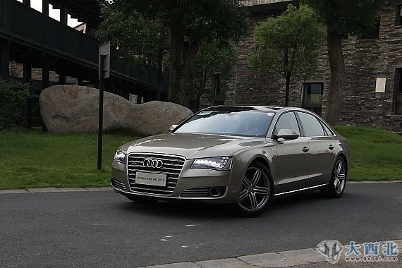 新浪汽車(chē)體驗試駕奧迪A8L W12-外觀(guān)