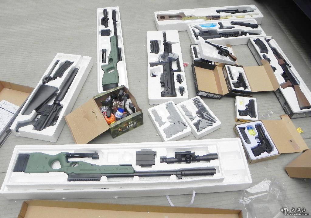蘭州警方查獲500余支高仿真槍