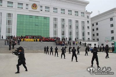 蘭州特警警營(yíng)開(kāi)放請來(lái)幼兒園師生及家長(cháng)