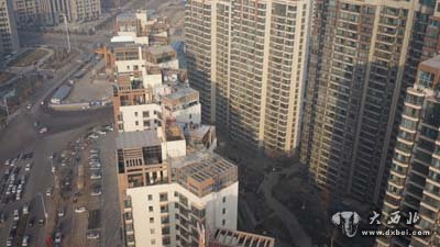 安寧出動(dòng)900余人聯(lián)合執法 將拆除樓頂違建3200平方米