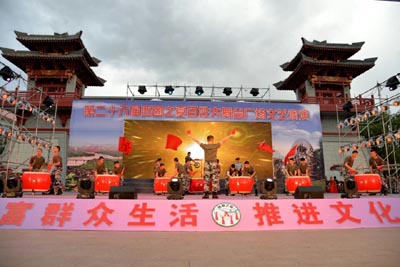 “西固之夏”八一專(zhuān)場(chǎng) 軍歌嘹亮唱響愛(ài)國情