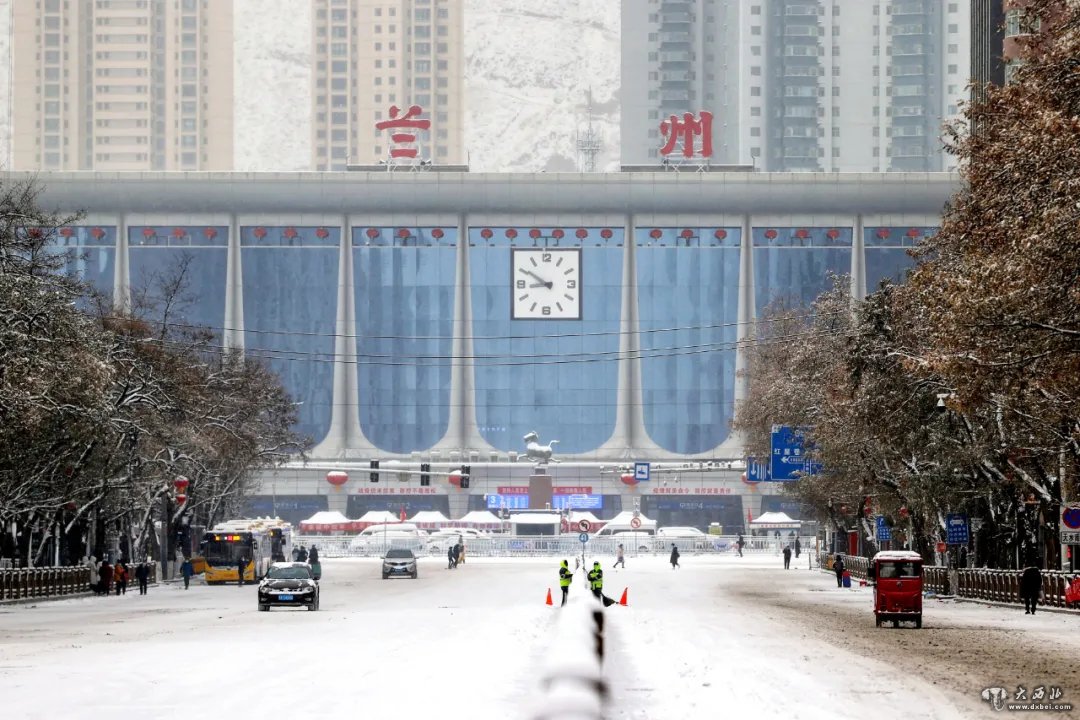 降雪天氣來(lái)襲蘭州鐵路