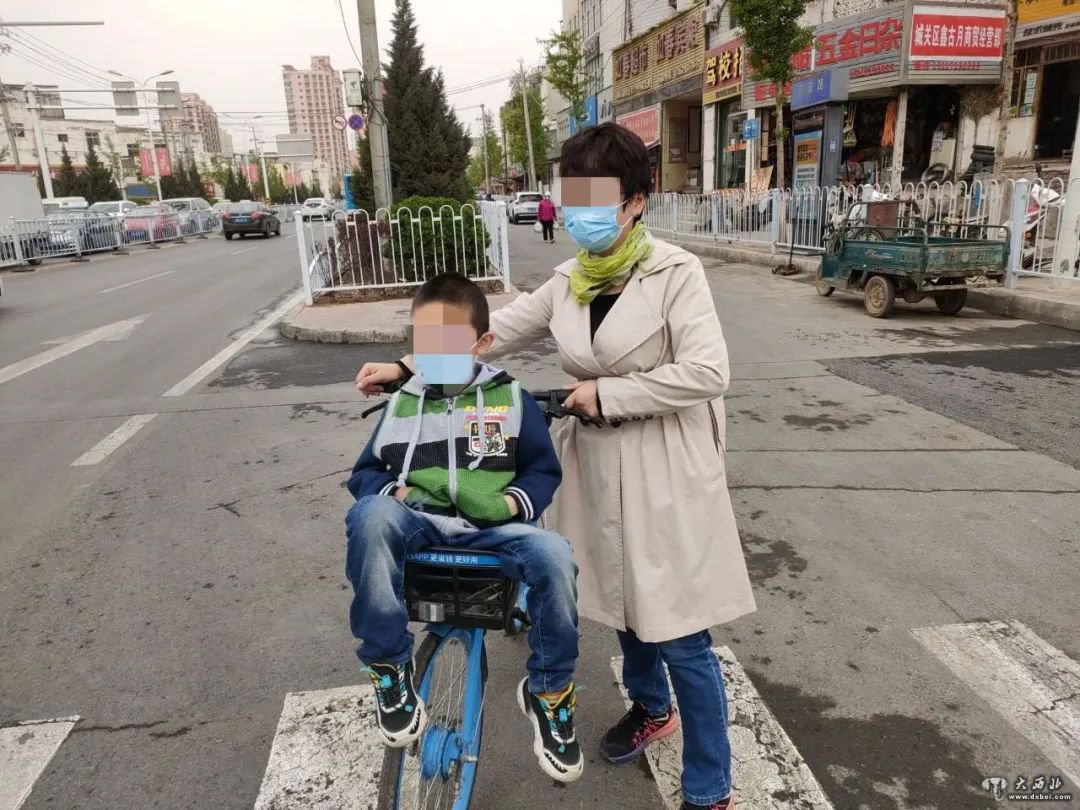 蘭州交警提醒:危險！別
