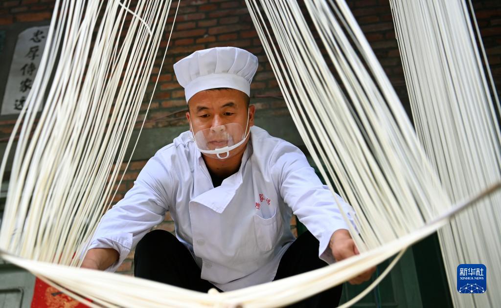 陜西洛南：非遺空心面