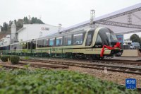 國內首臺齒軌列車(chē)在四