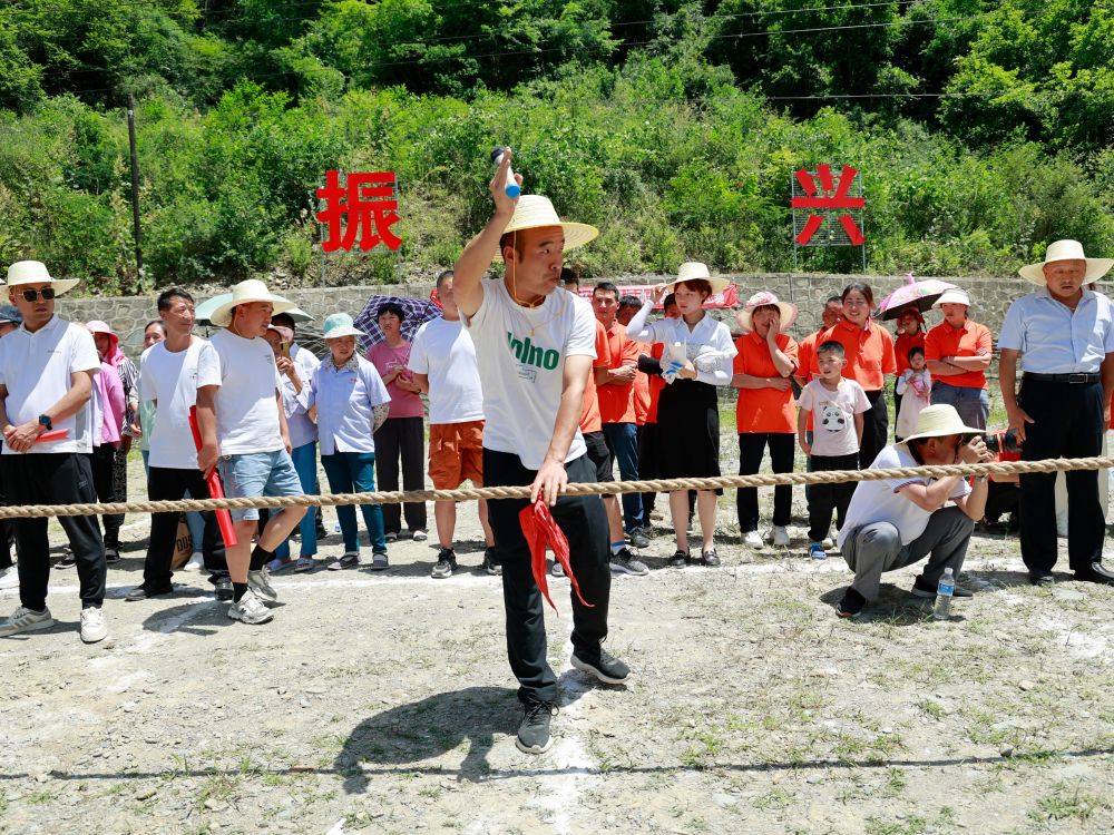 康縣舉行首屆趣味農民