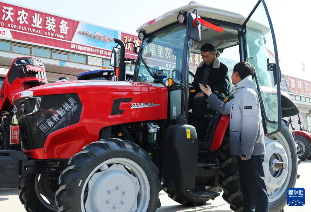 甘肅張掖：農機熱銷(xiāo)助力春季農耕
